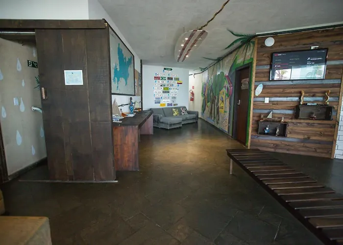 Curvao Surf House
