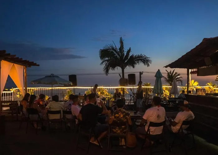 Curvao Surf House
