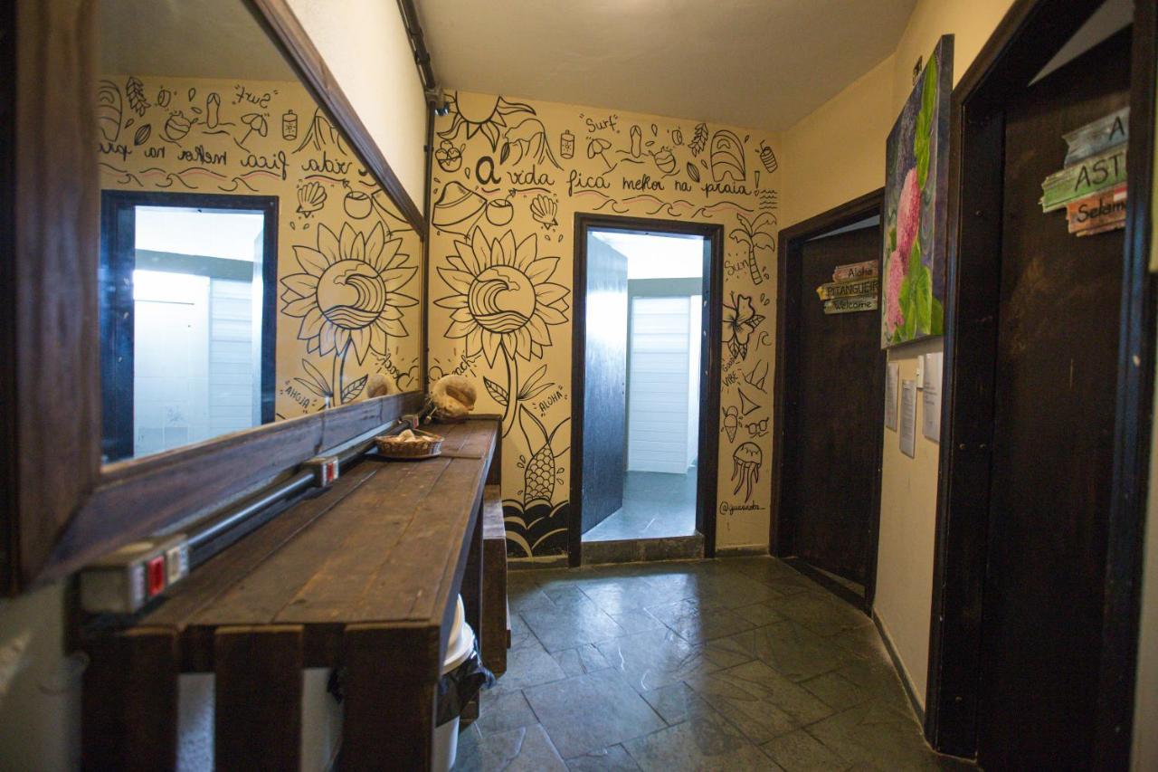 Curvao Surf House